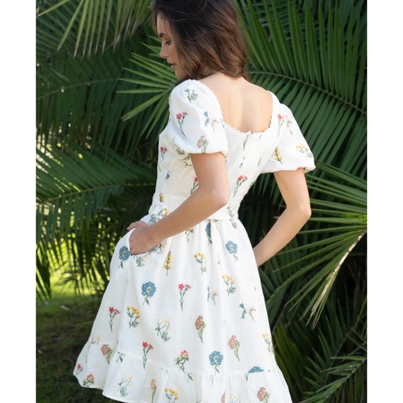 Embroidered floral dress - Picture 4 of 4